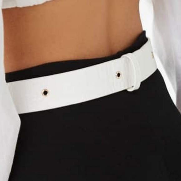 (2) Croc design belt bags blk&wht for cost of one! - Picture 4 of 5